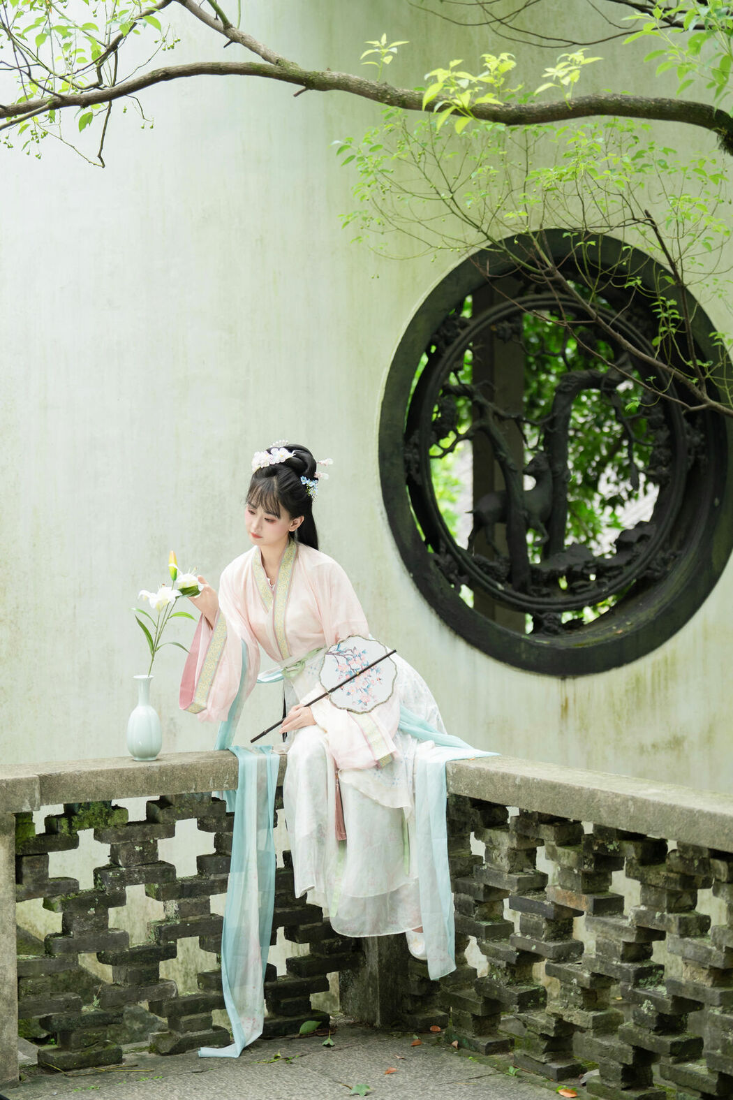 YiTuYu艺图语 Vol.10585 Jiao Yi Zhi Sui Sui (50P)