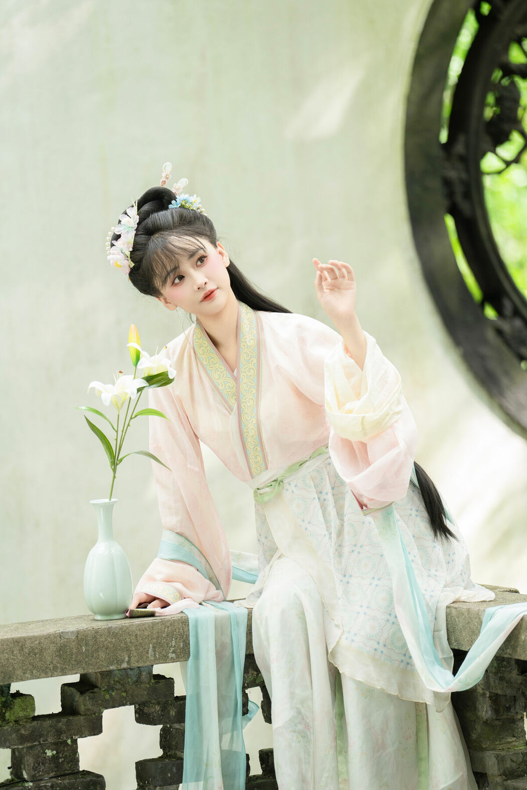 YiTuYu艺图语 Vol.10585 Jiao Yi Zhi Sui Sui (50P)