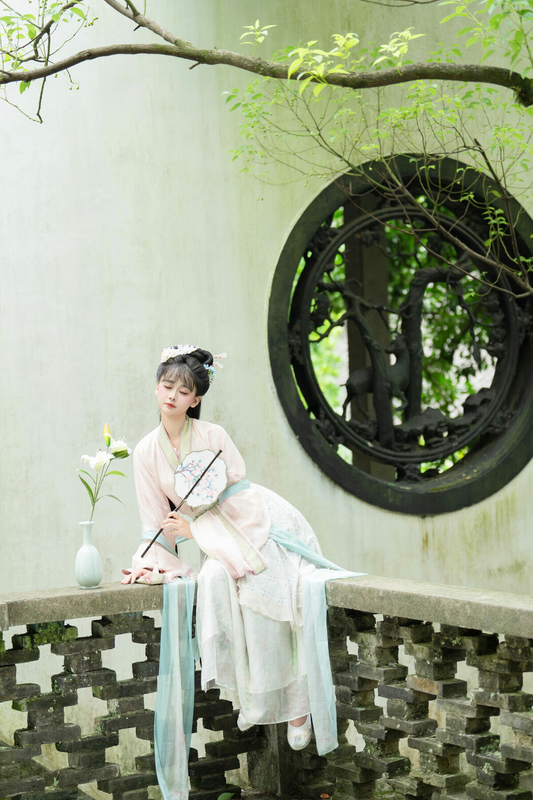 YiTuYu艺图语 Vol.10585 Jiao Yi Zhi Sui Sui (50P)
