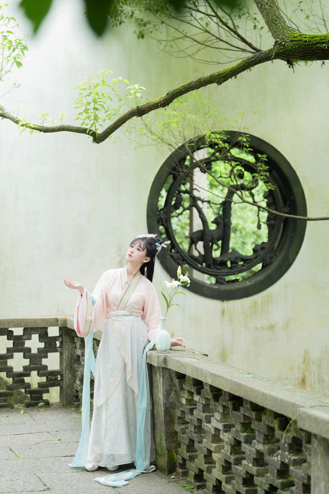 YiTuYu艺图语 Vol.10585 Jiao Yi Zhi Sui Sui (50P)