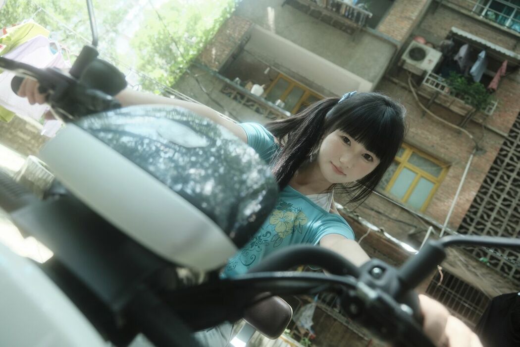 YiTuYu艺图语 Vol.10601 Rou Song Bao (25P)