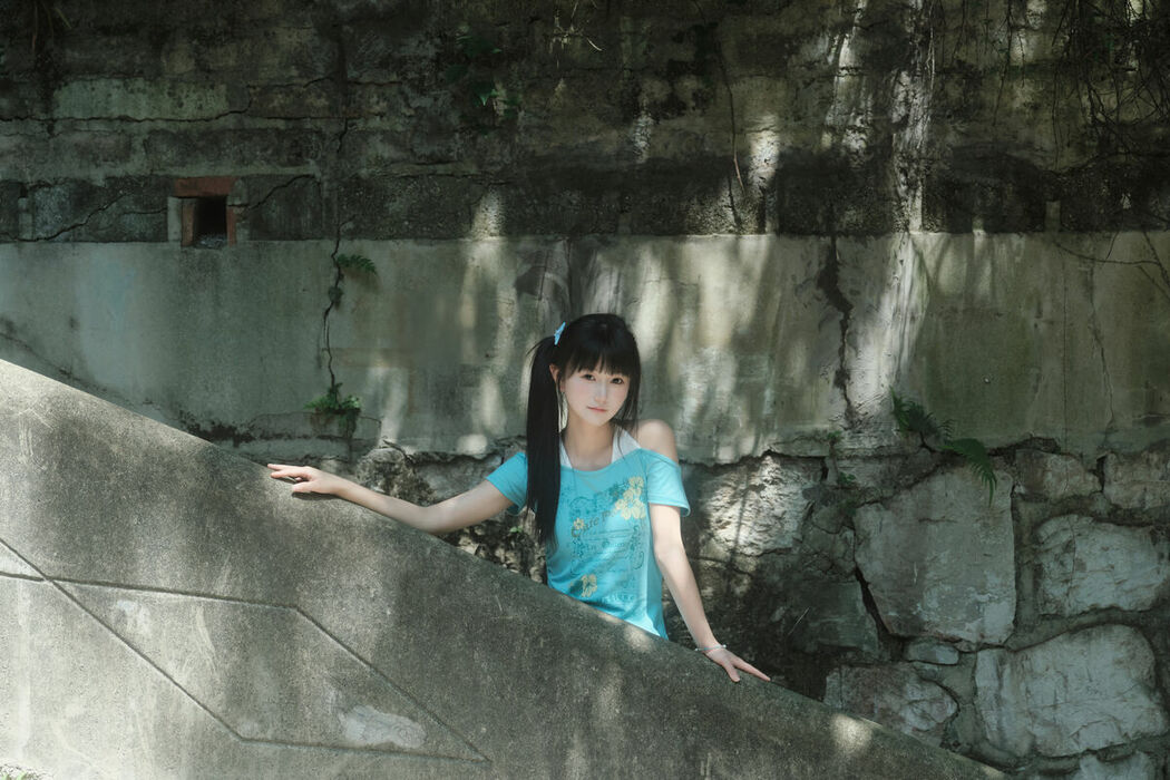 YiTuYu艺图语 Vol.10601 Rou Song Bao (25P)