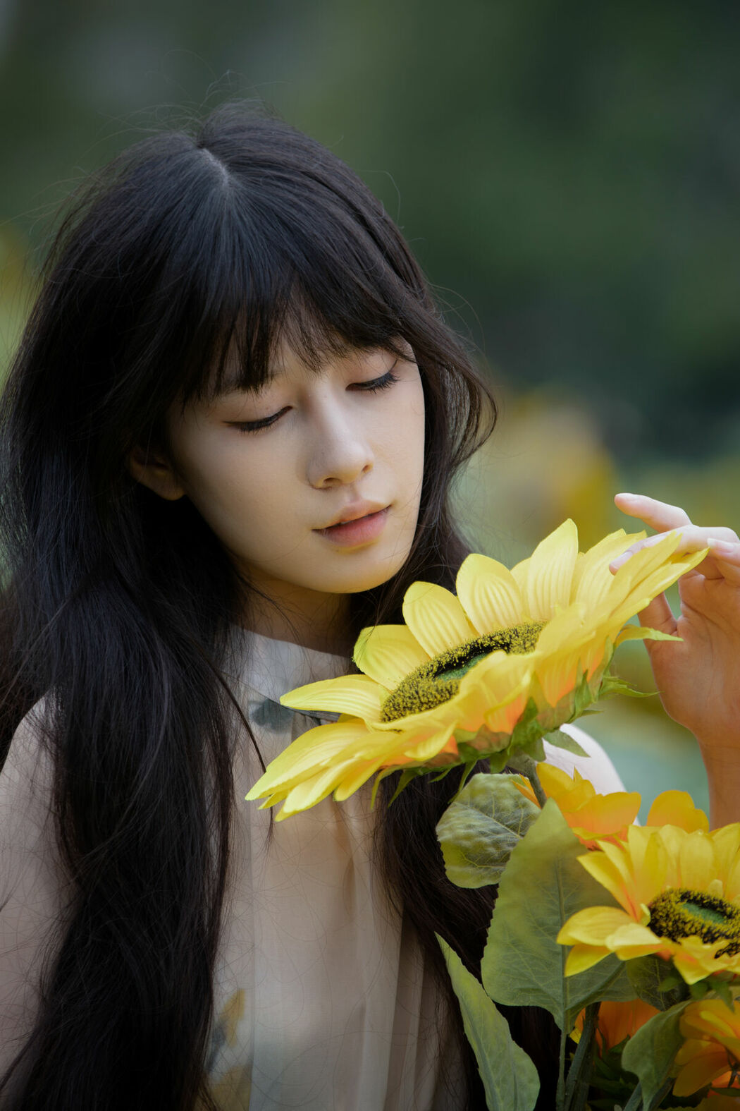 YiTuYu艺图语 Vol.10598 Ye Zi (12P)