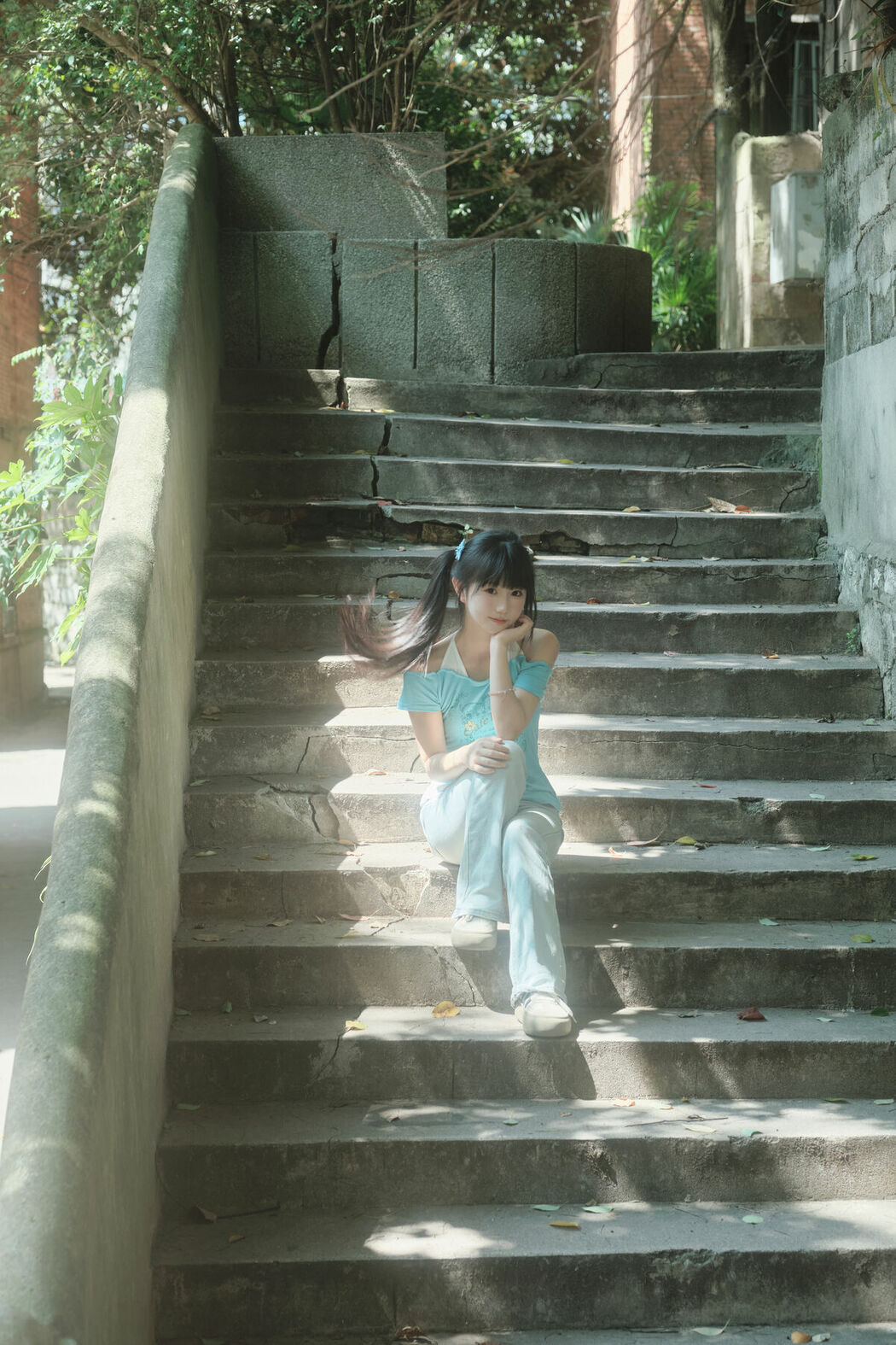 YiTuYu艺图语 Vol.10601 Rou Song Bao (25P)