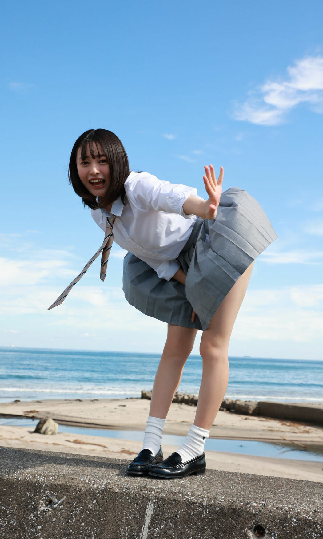JP Miu Shirahama 白濱美兎 – デジタル限定 写真集 なぁぜなぁぜ (68P)