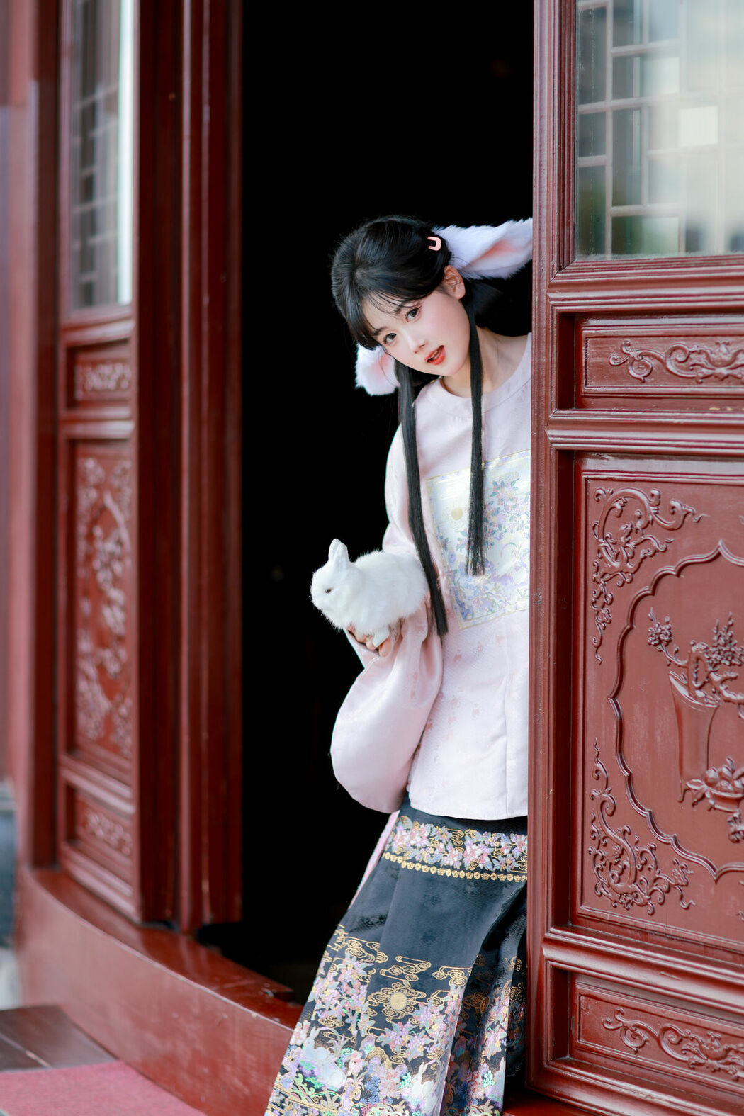YiTuYu艺图语 Vol.10597 Xiao E Jiang Jiang Jiang (15P)