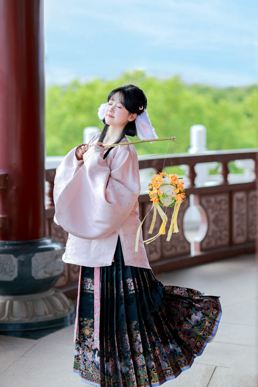 YiTuYu艺图语 Vol.10597 Xiao E Jiang Jiang Jiang (15P)