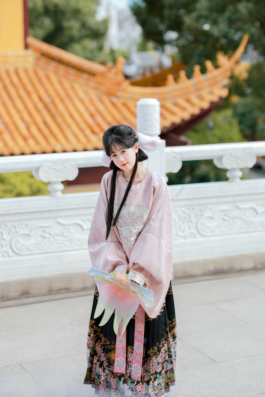 YiTuYu艺图语 Vol.10597 Xiao E Jiang Jiang Jiang (15P)