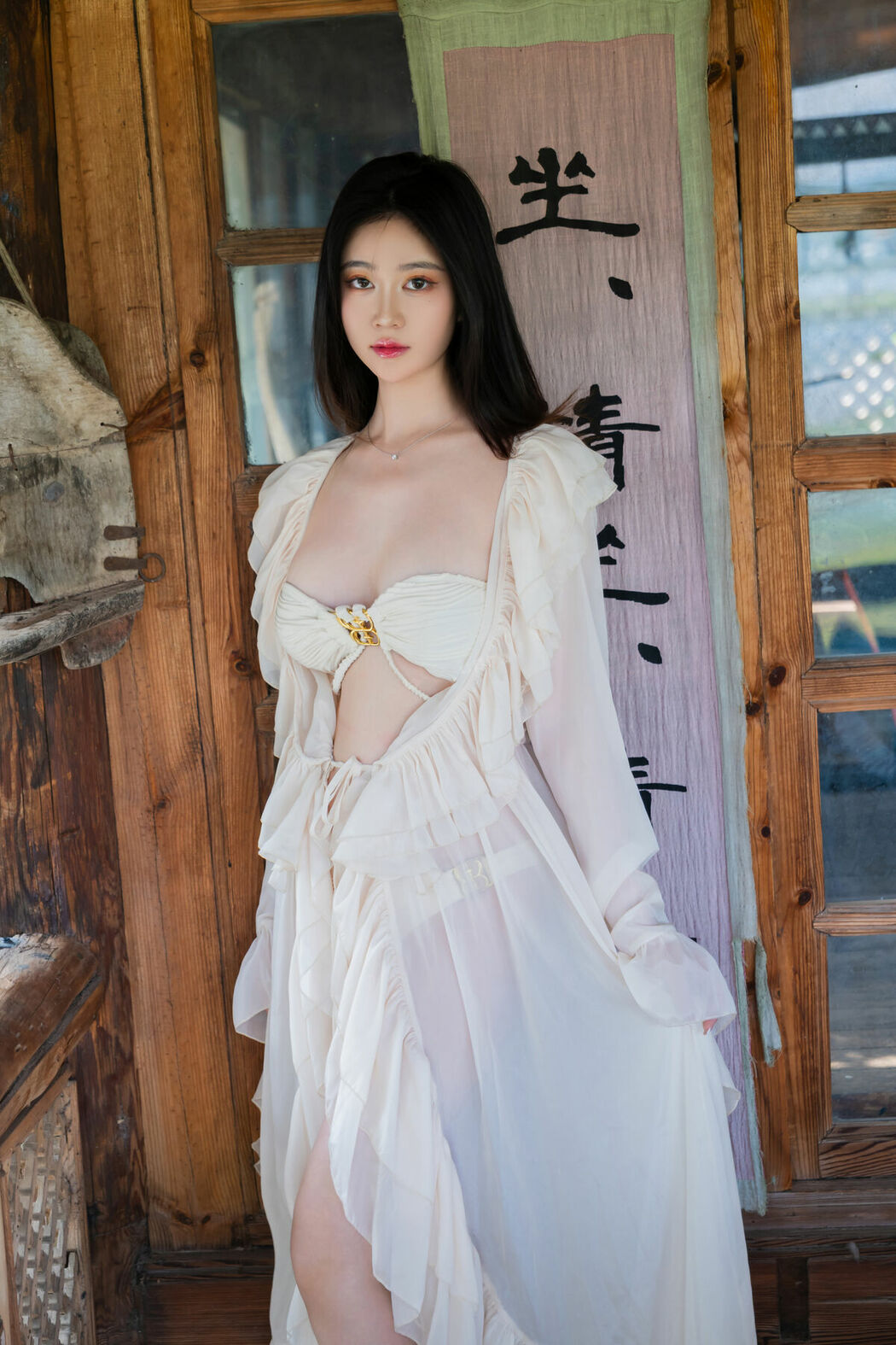Coser@年年Nnian – 浅夏 (61P)