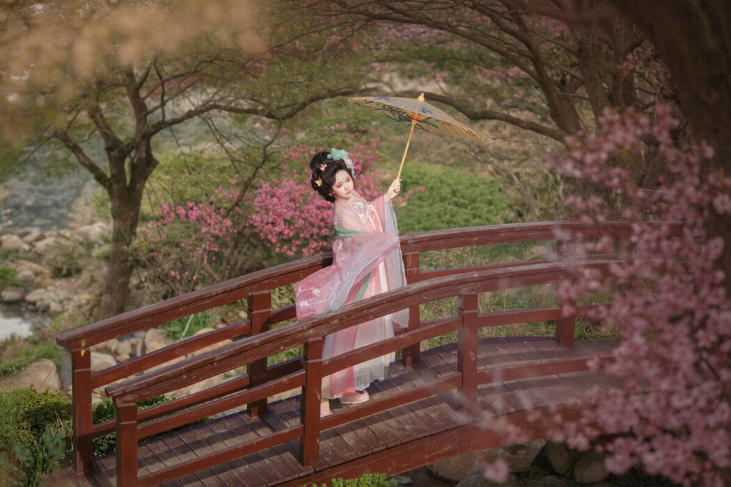 YiTuYu艺图语 Vol.10612 Liu Liu (35P)