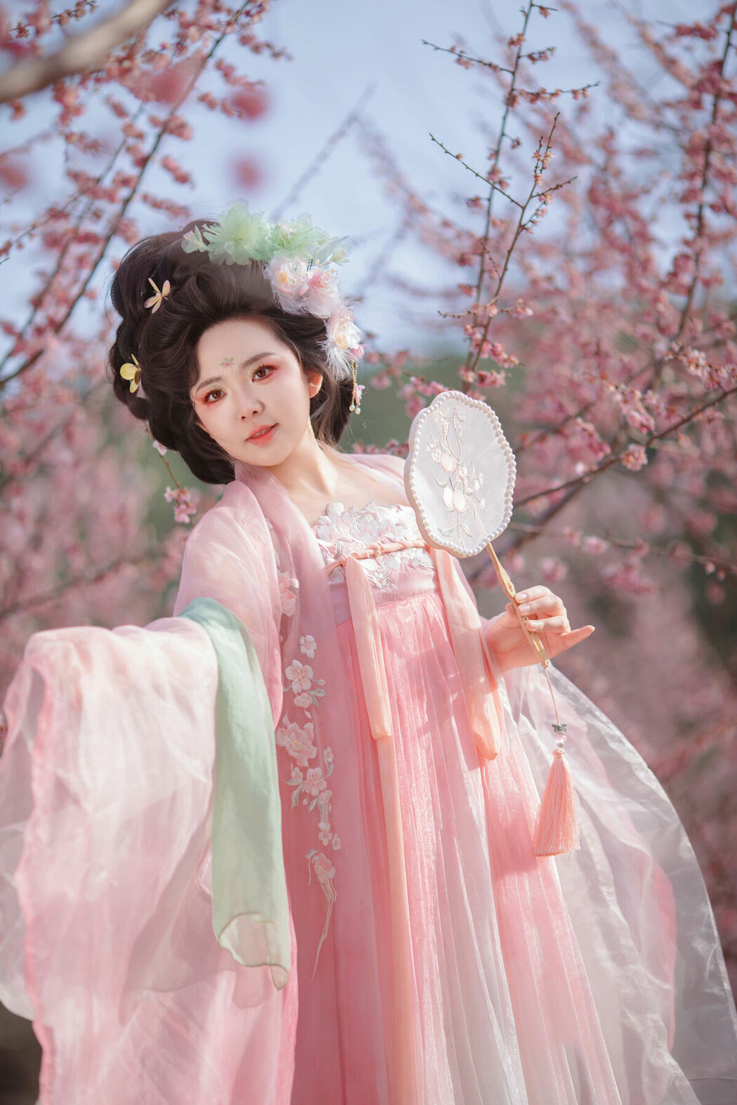 YiTuYu艺图语 Vol.10612 Liu Liu (35P)