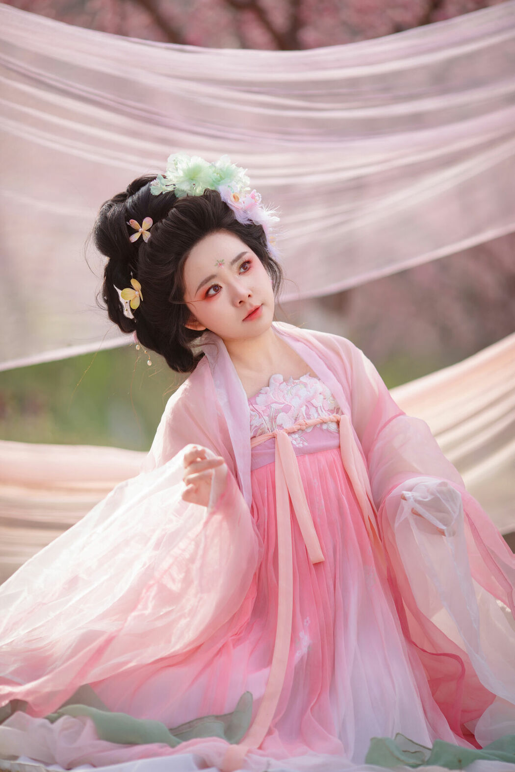 YiTuYu艺图语 Vol.10612 Liu Liu (35P)