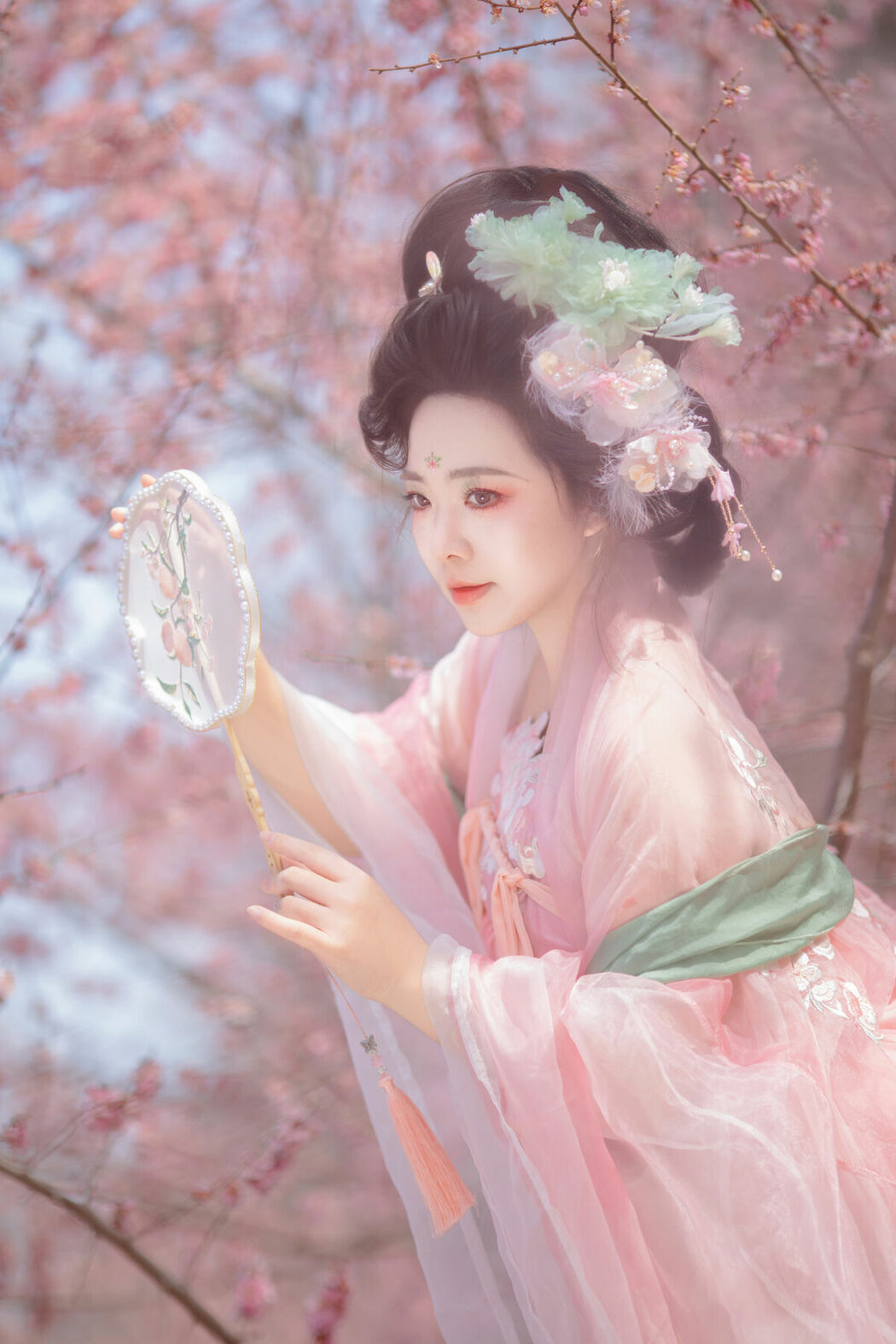 YiTuYu艺图语 Vol.10612 Liu Liu (35P)