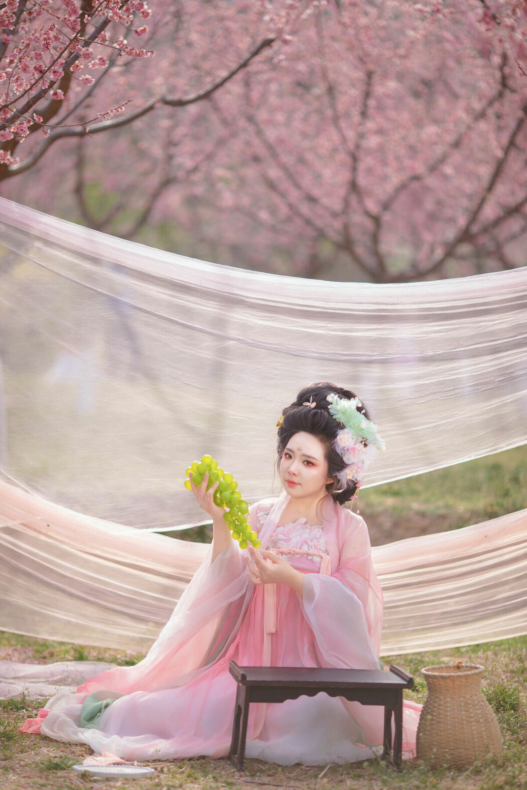 YiTuYu艺图语 Vol.10612 Liu Liu (35P)
