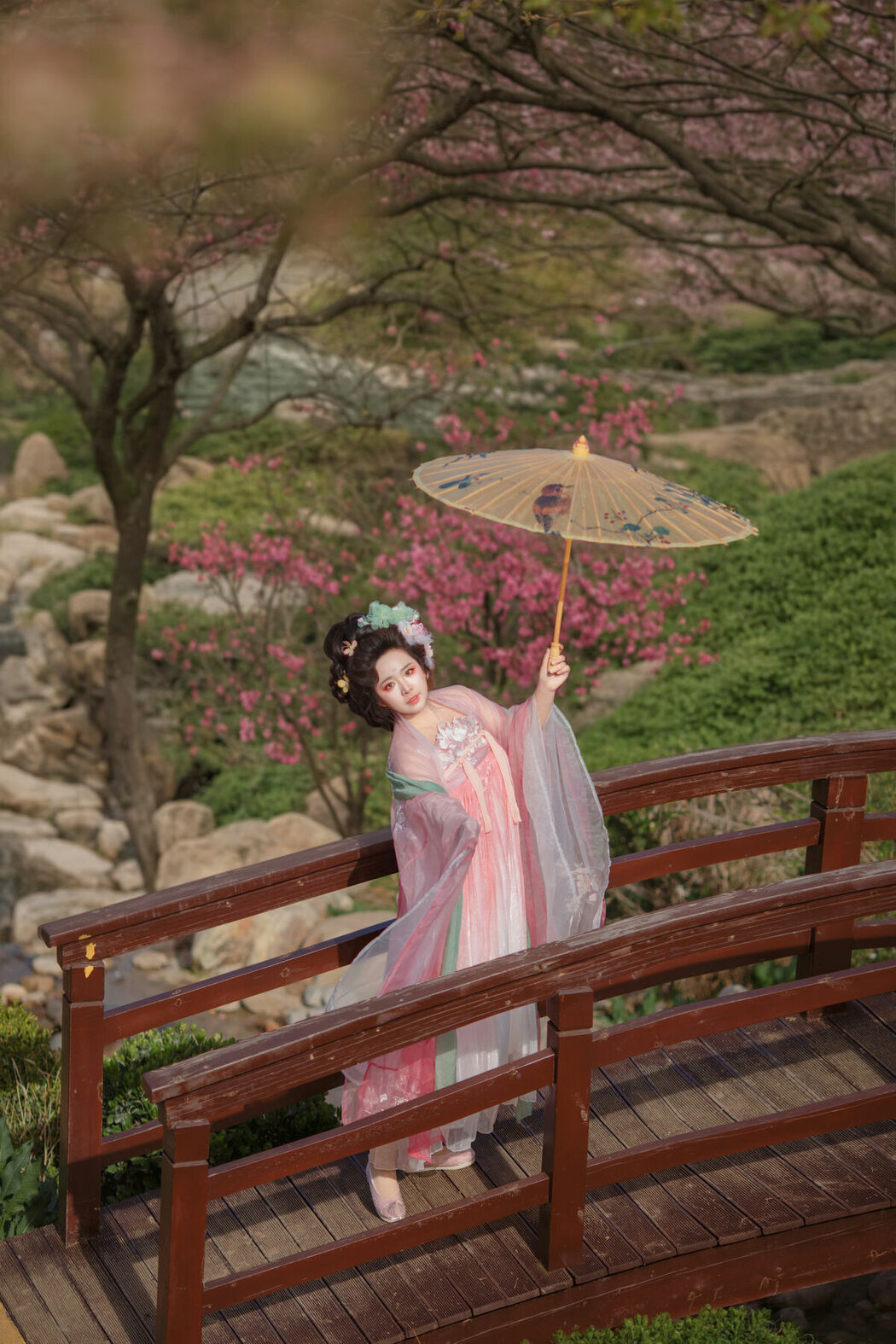 YiTuYu艺图语 Vol.10612 Liu Liu (35P)