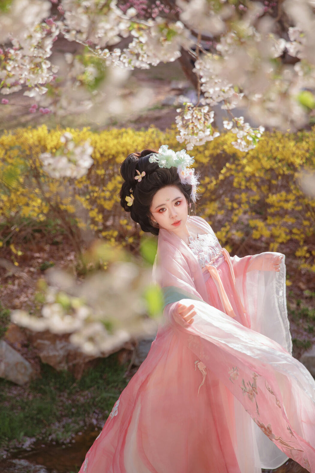 YiTuYu艺图语 Vol.10612 Liu Liu (35P)