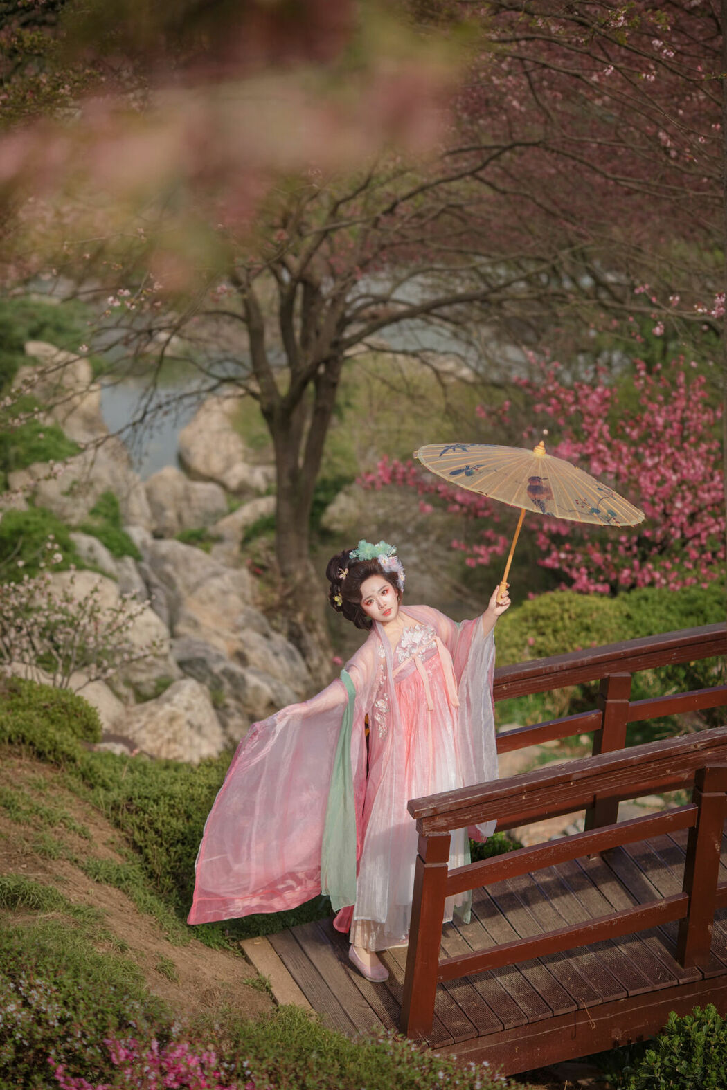 YiTuYu艺图语 Vol.10612 Liu Liu (35P)