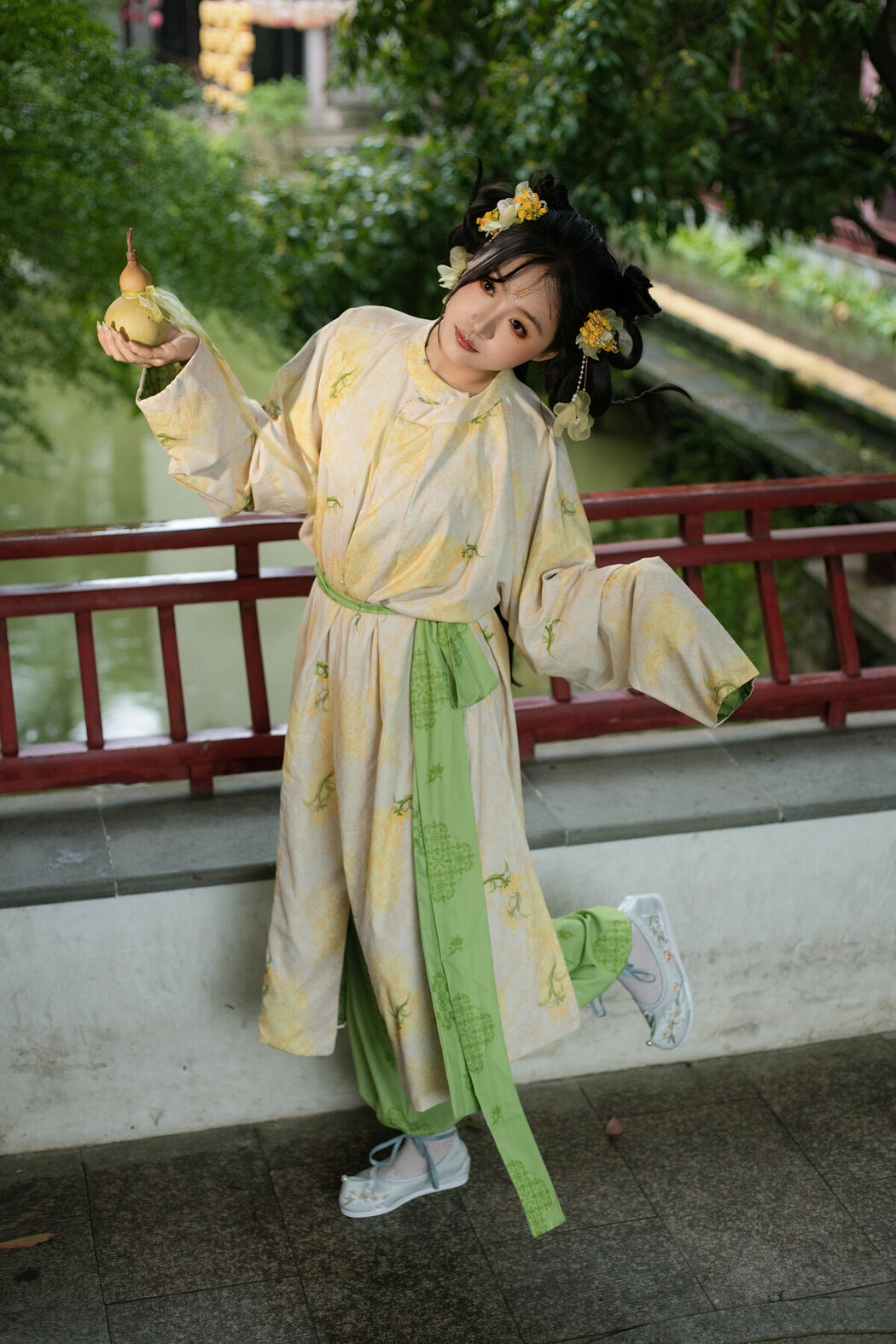 YiTuYu艺图语 Vol.10624 Yu Tong (17P)