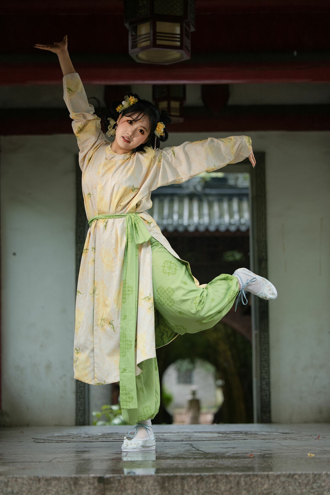 YiTuYu艺图语 Vol.10624 Yu Tong (17P)