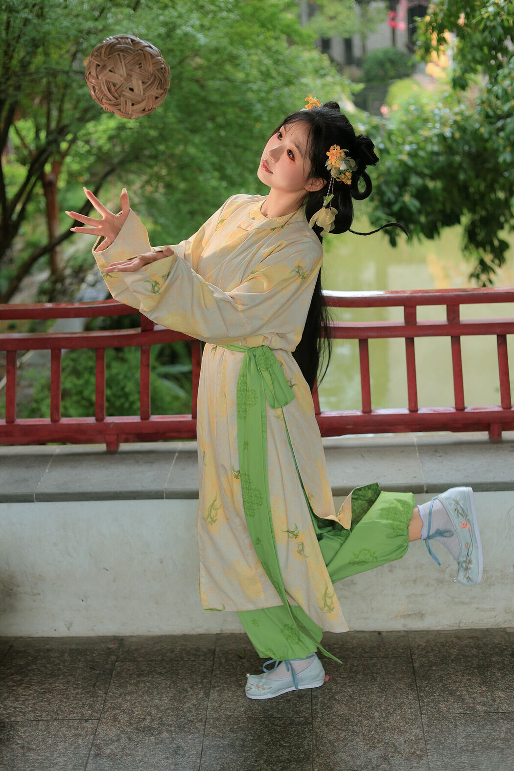 YiTuYu艺图语 Vol.10624 Yu Tong (17P)