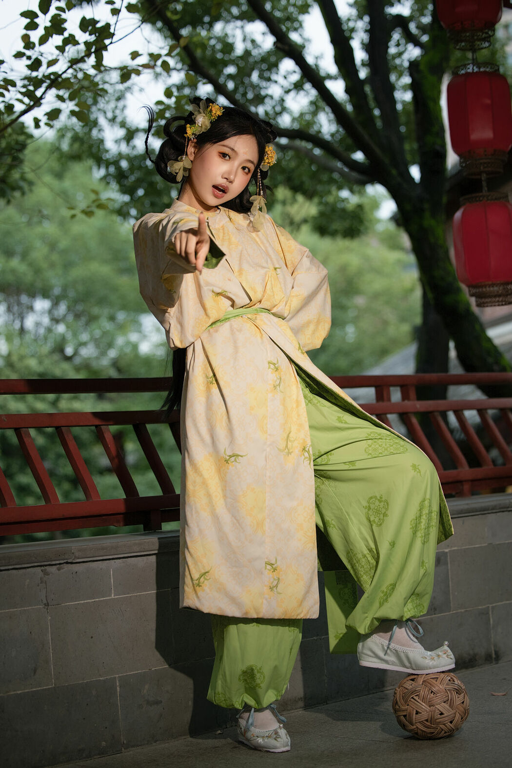 YiTuYu艺图语 Vol.10624 Yu Tong (17P)