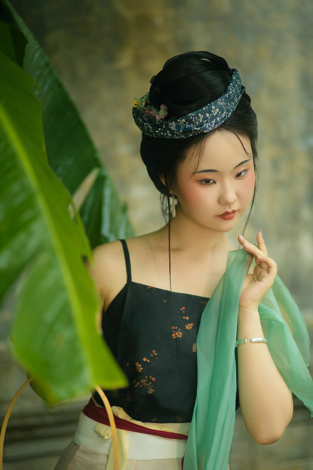 YiTuYu艺图语 Vol.10625 Liu Qi Qi (17P)