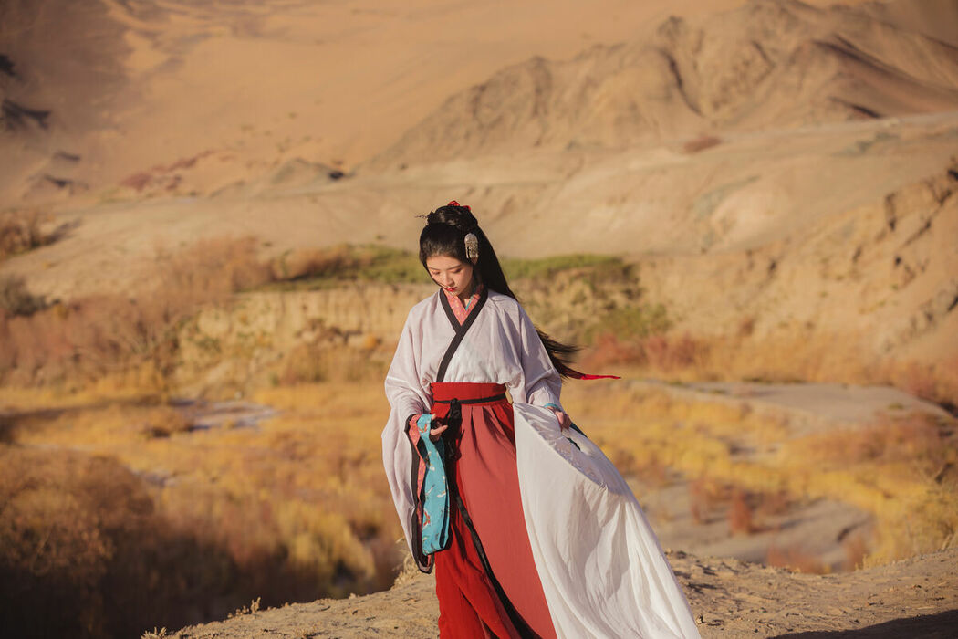 YiTuYu艺图语 Vol.9423 Dang Chu Jiao Ren Jia Xiao Tian Tian (23P)