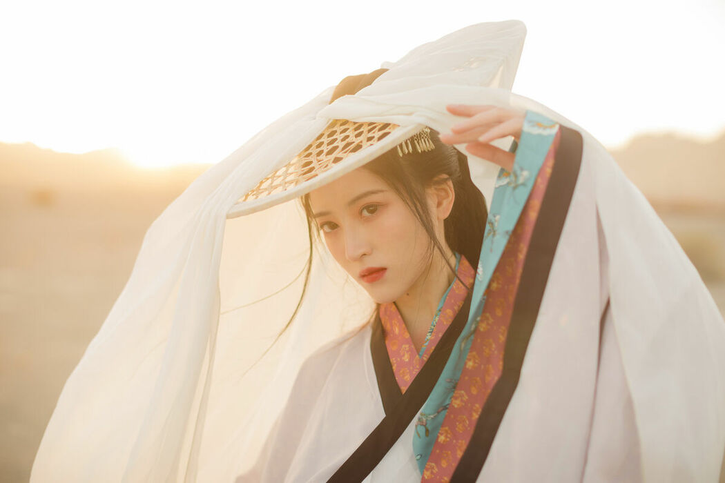 YiTuYu艺图语 Vol.9423 Dang Chu Jiao Ren Jia Xiao Tian Tian (23P)