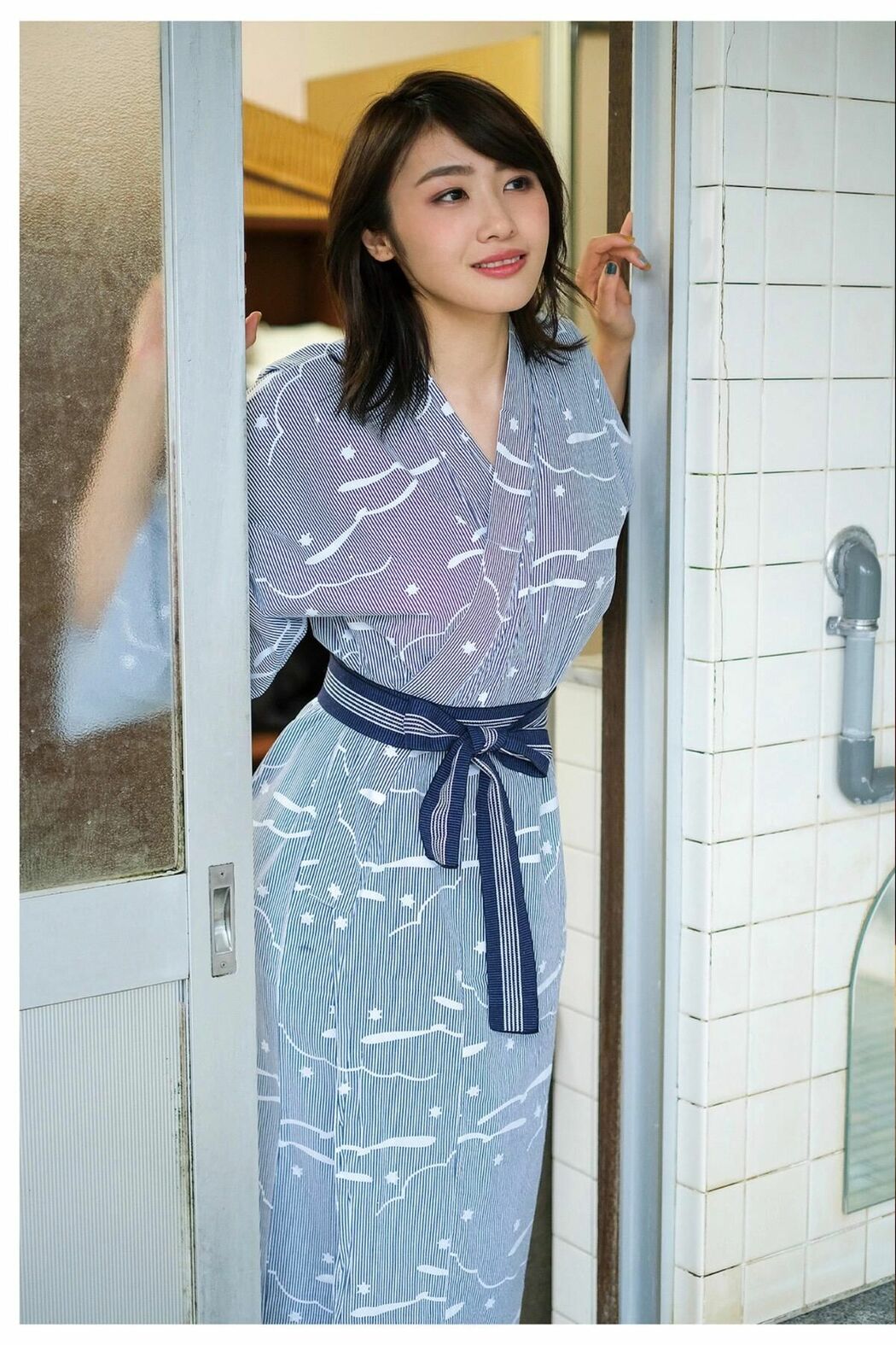 JP Yuuna Mitake 三岳ゆうな – 潮騒が聞こえる場所 (59P)