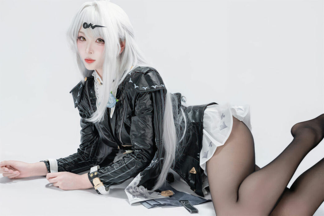 Coser@轩萧学姐 – 绝区零 仪玄-墨形影踪 Part01 (51P)