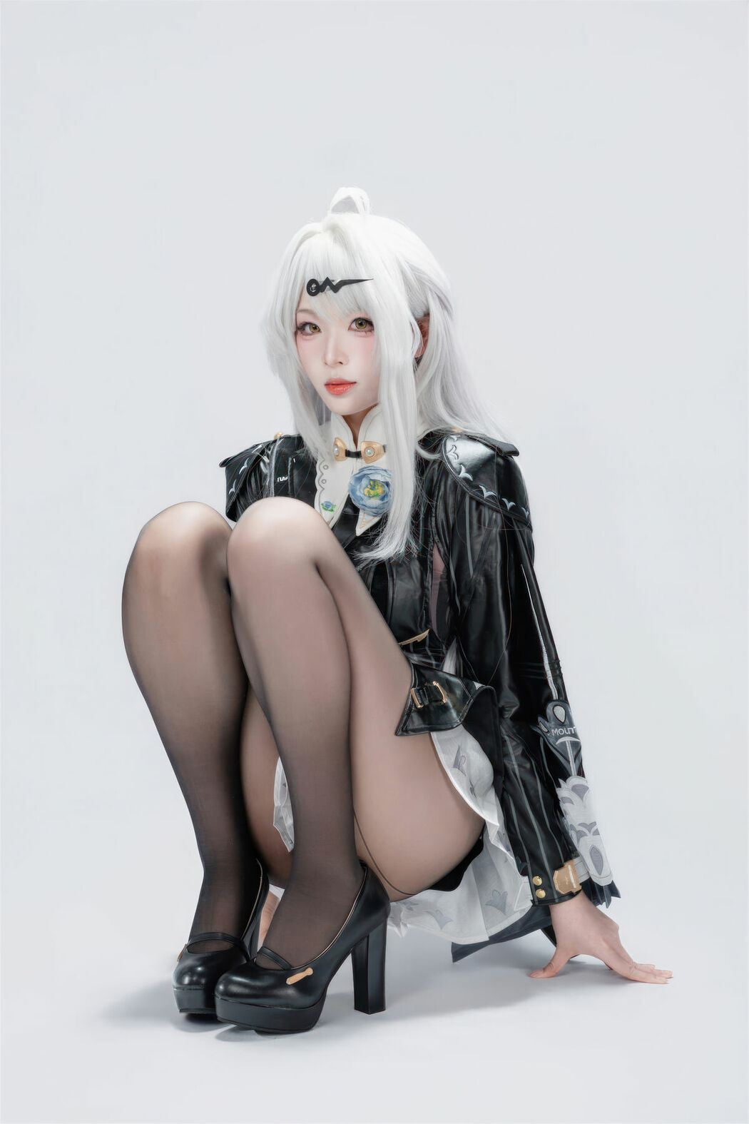 Coser@轩萧学姐 – 绝区零 仪玄-墨形影踪 Part01 (51P)