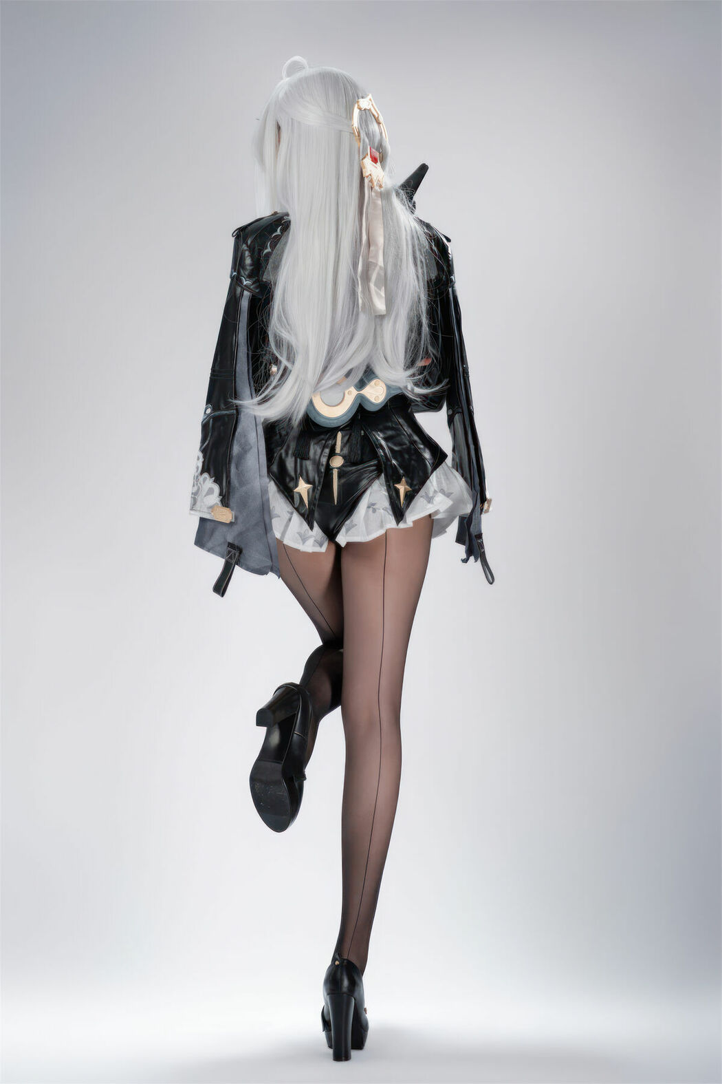 Coser@轩萧学姐 – 绝区零 仪玄-墨形影踪 Part01 (51P)