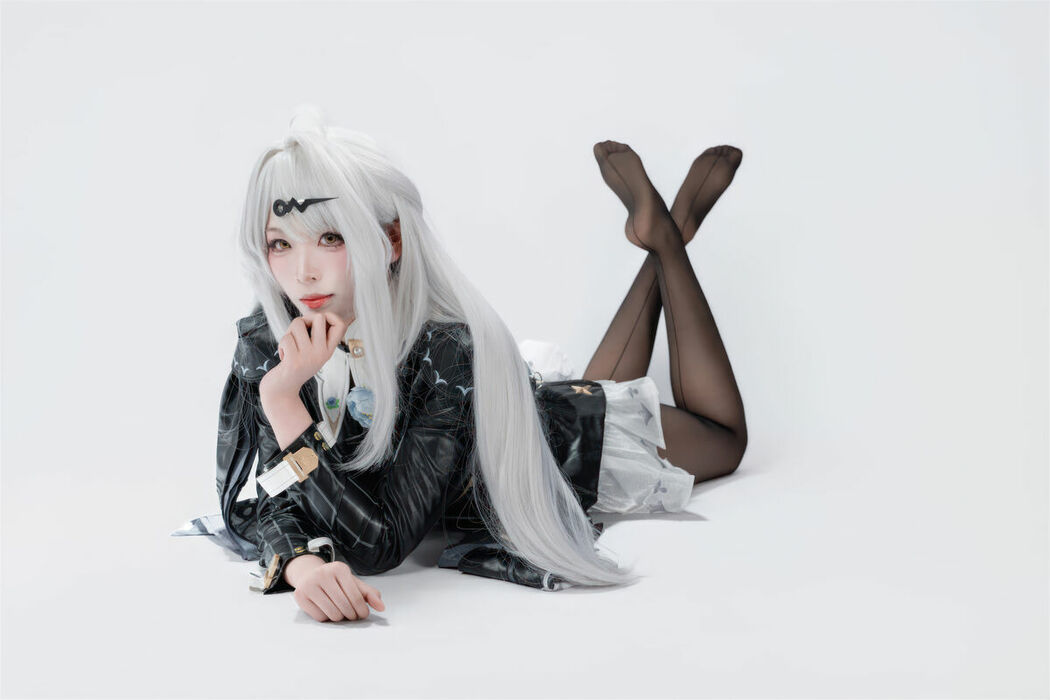 Coser@轩萧学姐 – 绝区零 仪玄-墨形影踪 Part01 (51P)