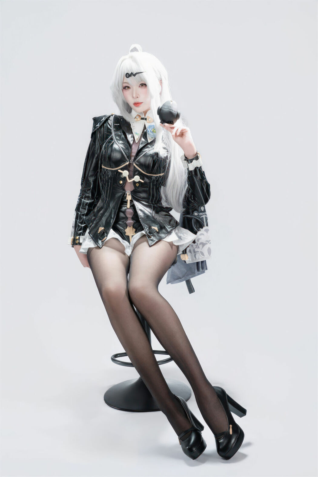 Coser@轩萧学姐 – 绝区零 仪玄-墨形影踪 Part01 (51P)