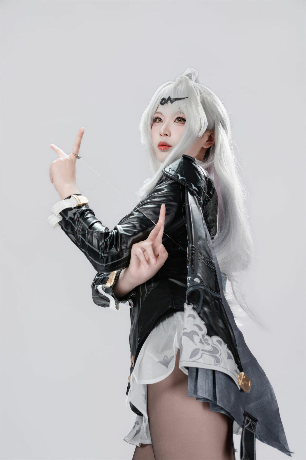 Coser@轩萧学姐 – 绝区零 仪玄-墨形影踪 Part01 (51P)