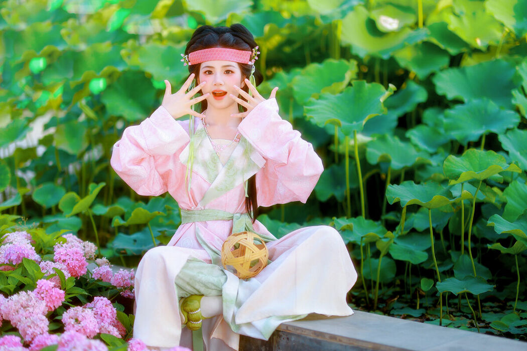 YiTuYu艺图语 Vol.9426 Xiao Du Tong Xue (58P)