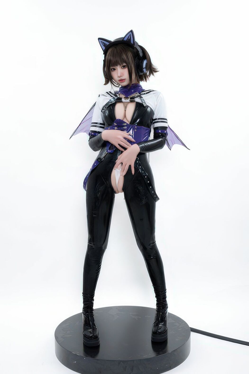 Coser@柒柒要乖哦 – 白棚胶衣 (79P)
