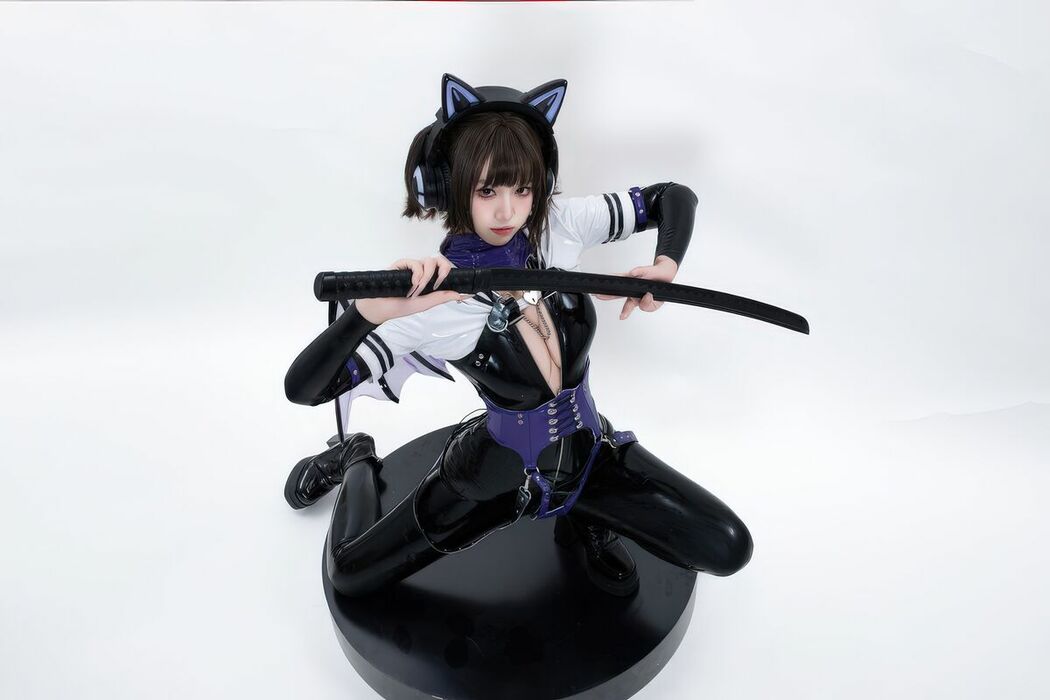 Coser@柒柒要乖哦 – 白棚胶衣 (79P)