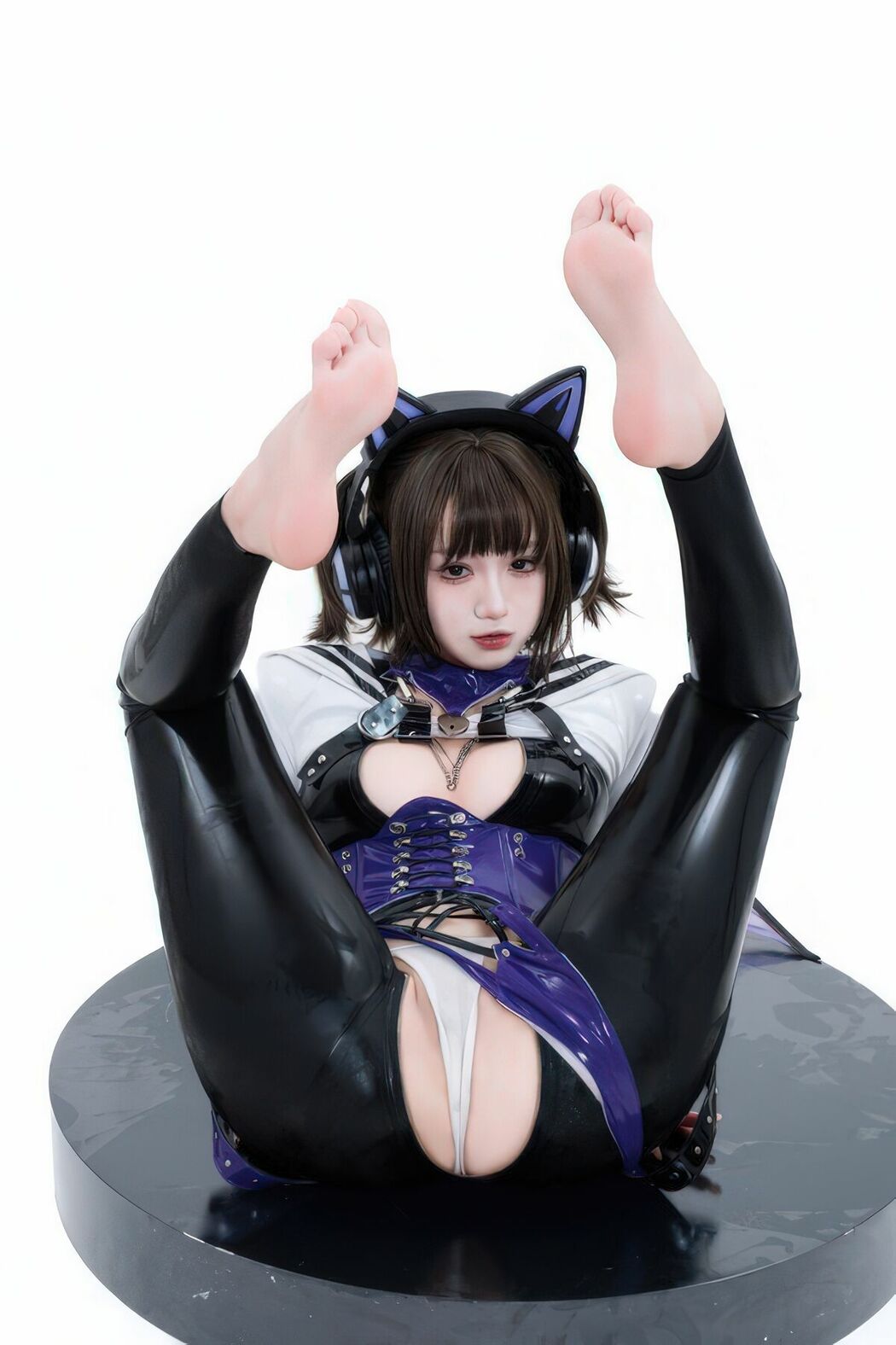 Coser@柒柒要乖哦 – 白棚胶衣 (79P)