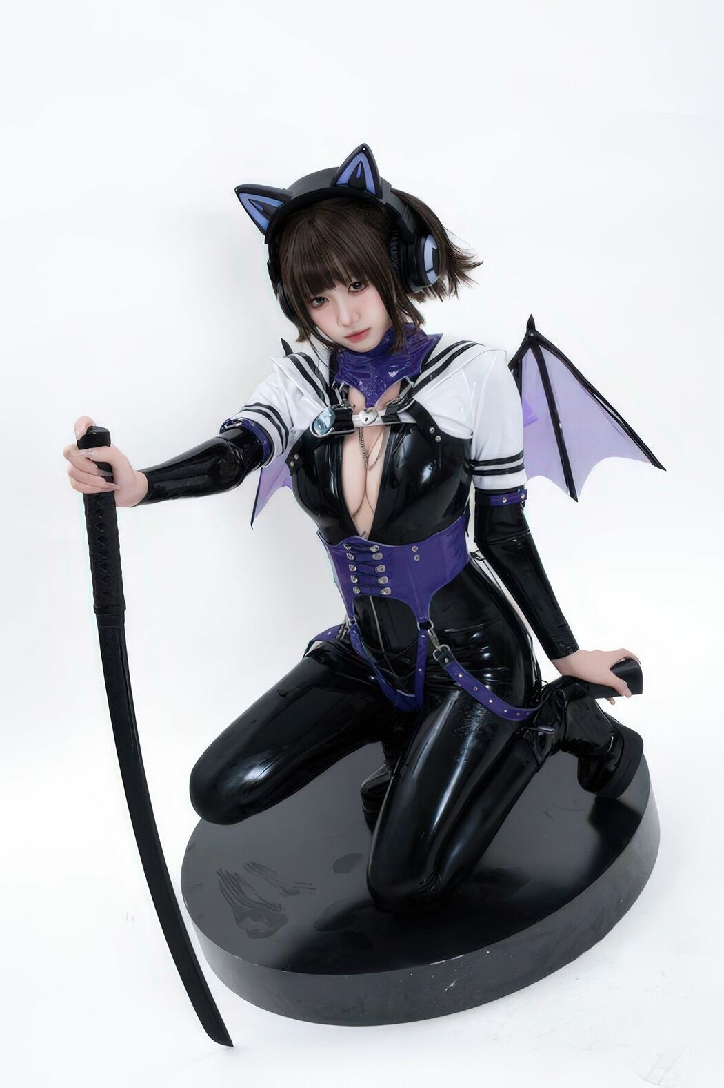Coser@柒柒要乖哦 – 白棚胶衣 (79P)