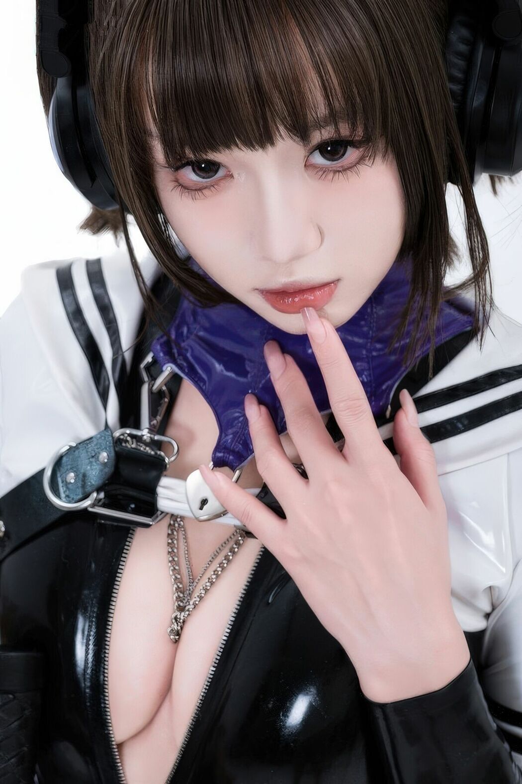 Coser@柒柒要乖哦 – 白棚胶衣 (79P)