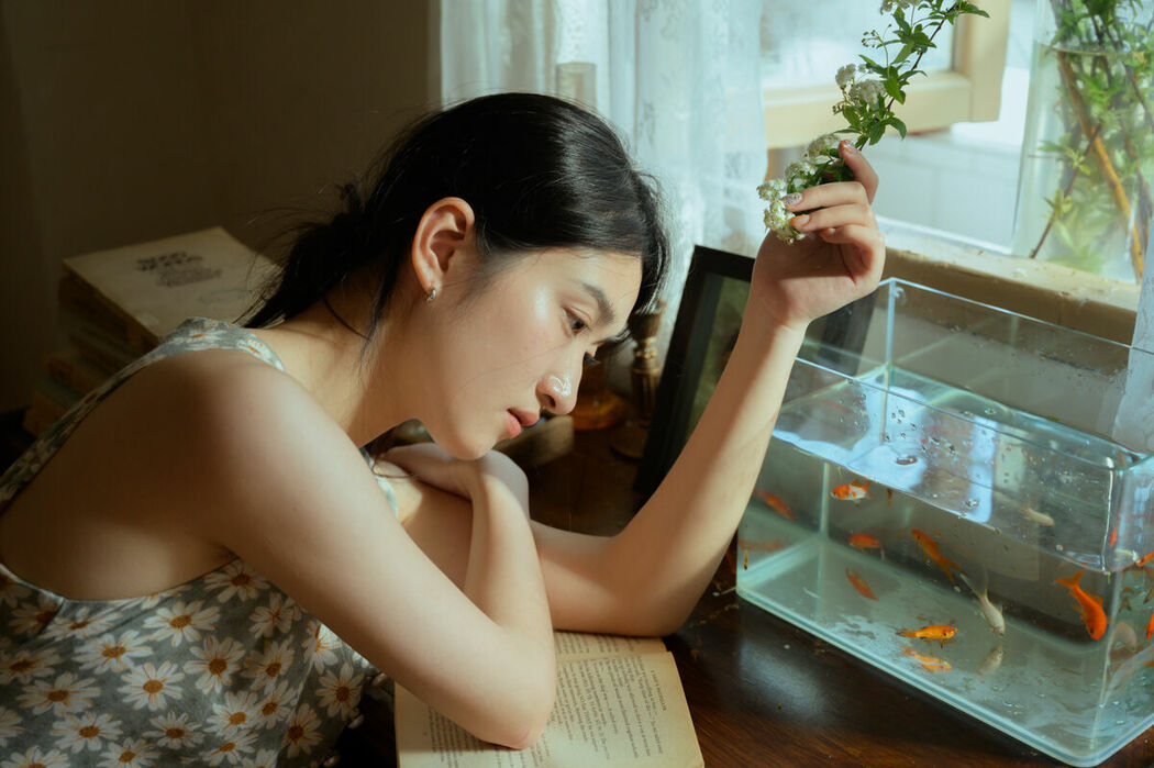 YiTuYu艺图语 Vol.9446 Ye Zhi Zhi Zhi (16P)
