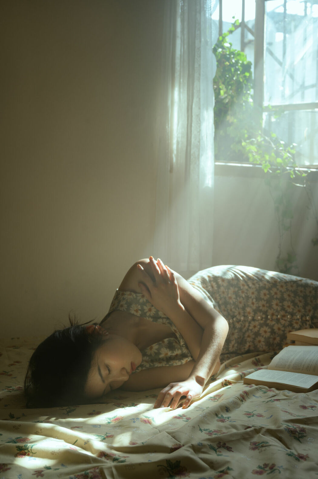 YiTuYu艺图语 Vol.9446 Ye Zhi Zhi Zhi (16P)