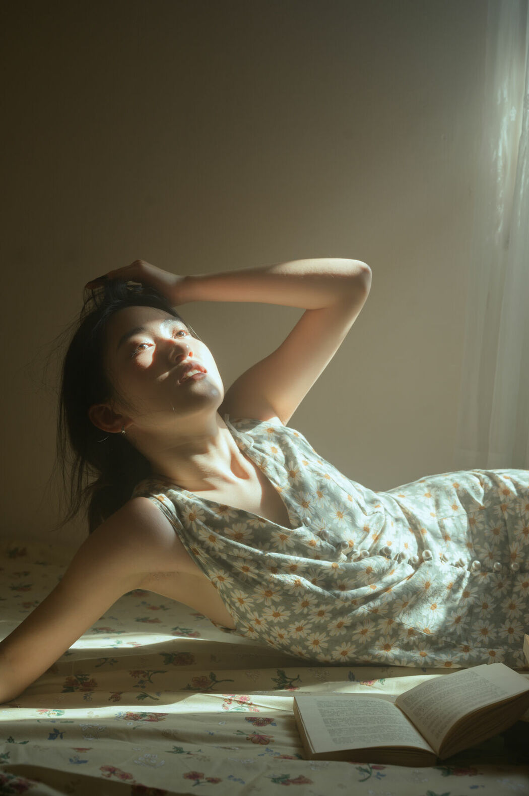 YiTuYu艺图语 Vol.9446 Ye Zhi Zhi Zhi (16P)