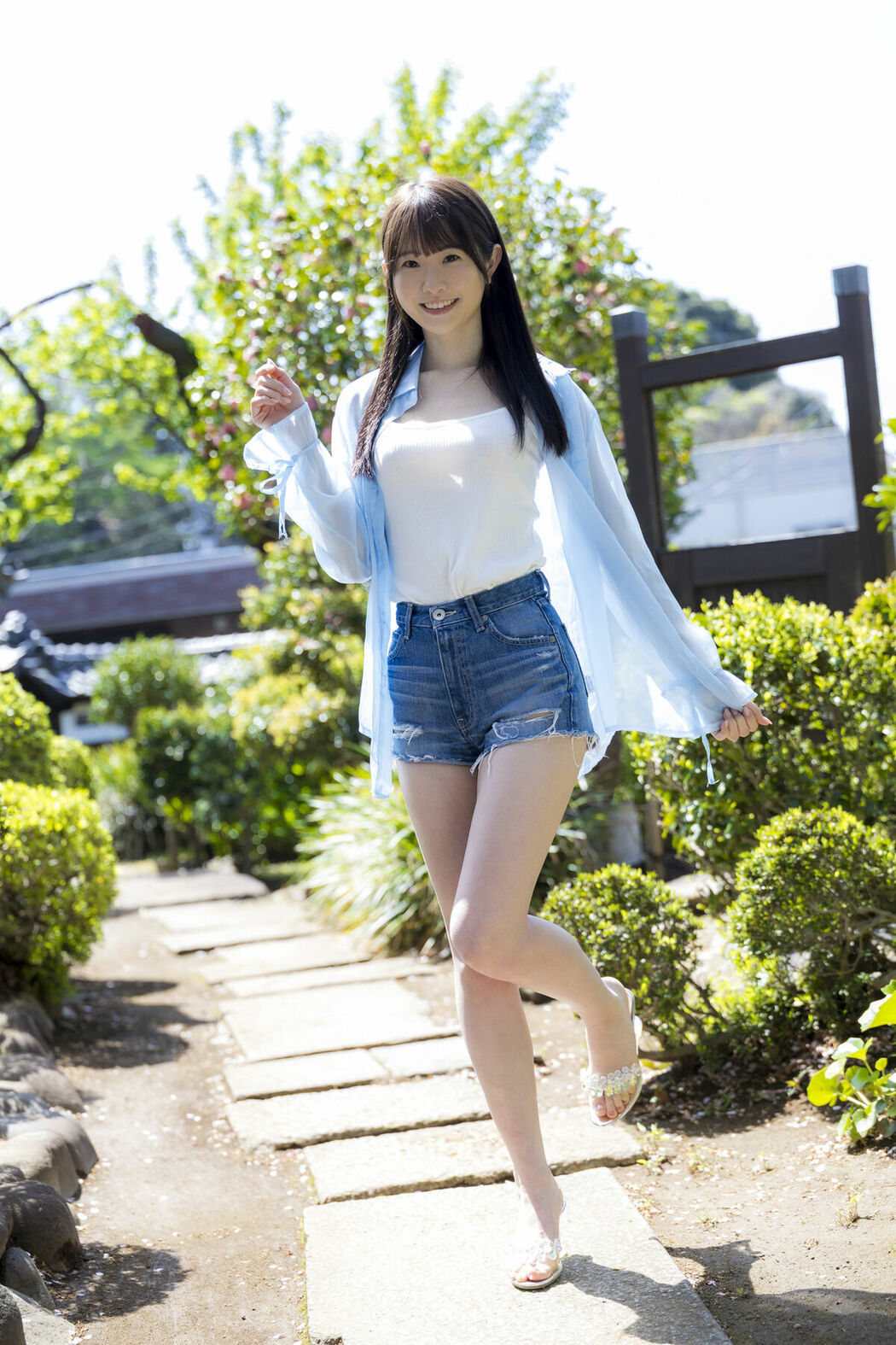 JP Emika Shirakami 白上咲花 – 写真集 百花繚乱 Part01 (52P)