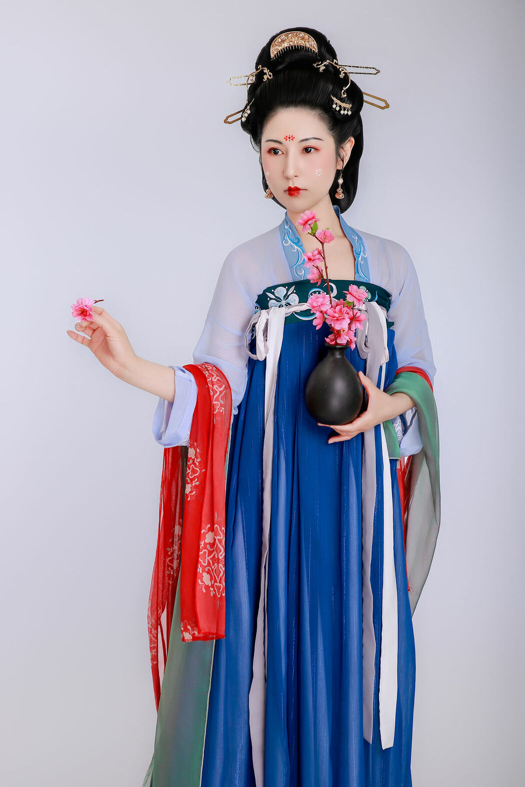 YiTuYu艺图语 Vol.9452 Xiao Yue Yue (23P)
