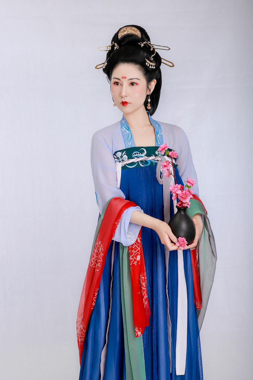 YiTuYu艺图语 Vol.9452 Xiao Yue Yue (23P)