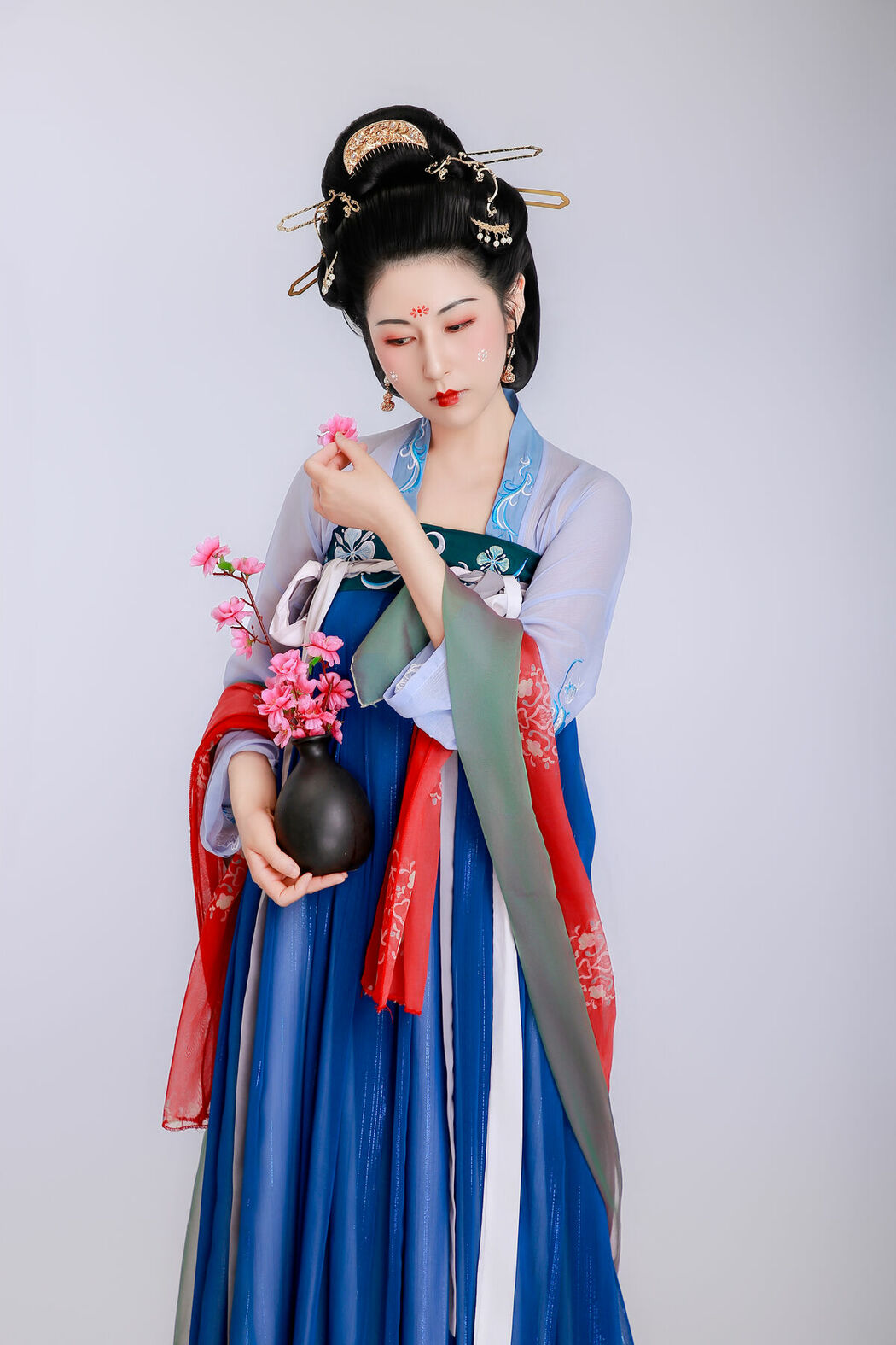 YiTuYu艺图语 Vol.9452 Xiao Yue Yue (23P)