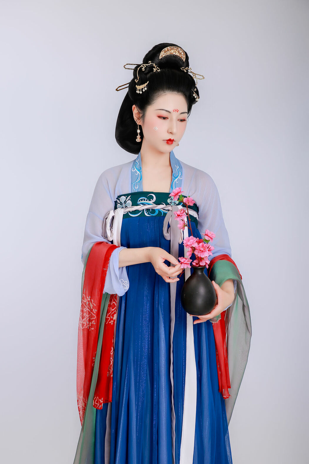 YiTuYu艺图语 Vol.9452 Xiao Yue Yue (23P)
