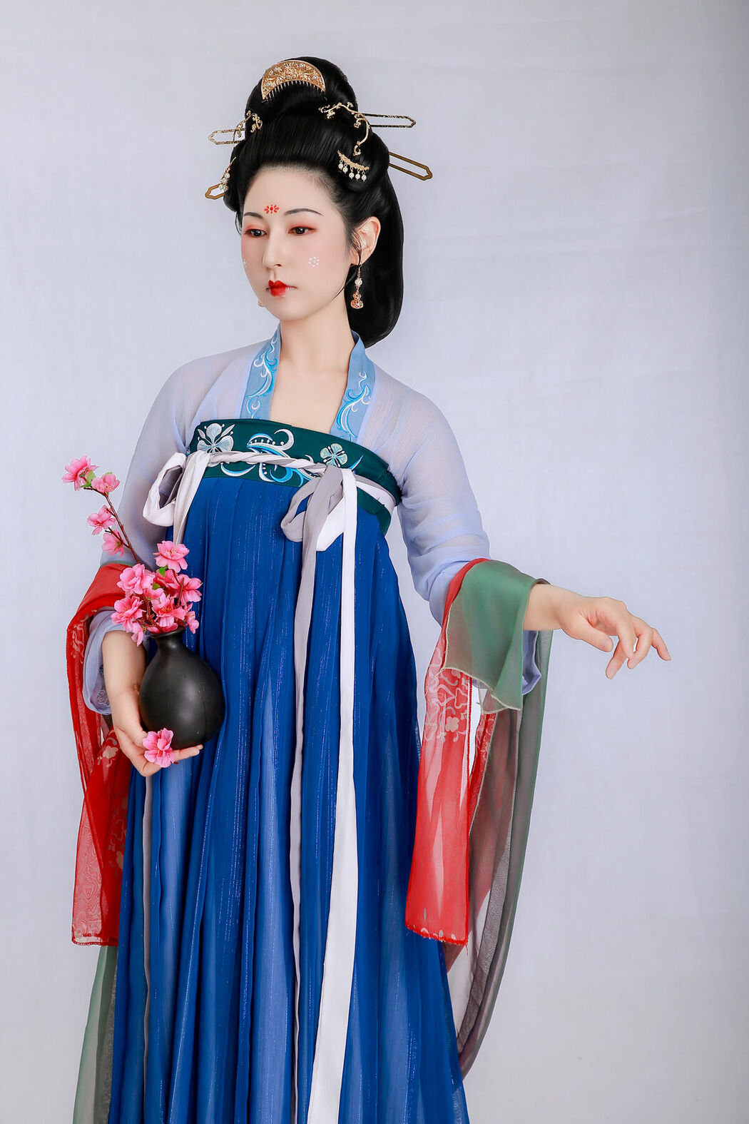 YiTuYu艺图语 Vol.9452 Xiao Yue Yue (23P)